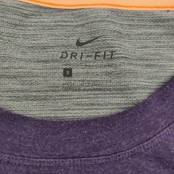 Nike Sphere Dry-Fit Size S Pullover Sweatshirt T-Shirt Top Athletic Training - Picture 7 of 8